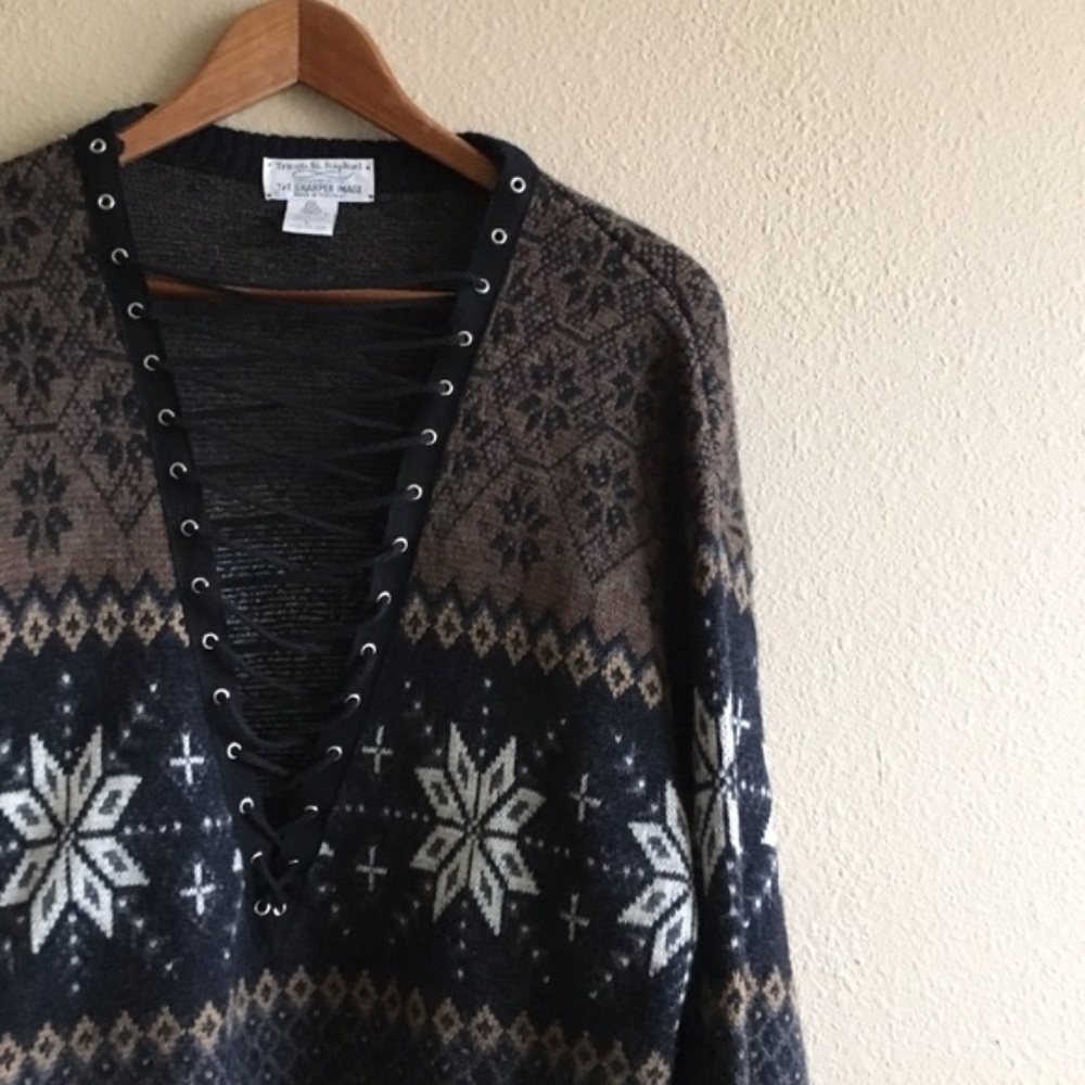 Vintage laced up sweater - Picture 3 of 5